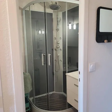 - - 100m Des Plages Apartment *