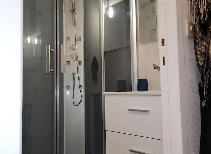 - - 100m Des Plages Apartman *