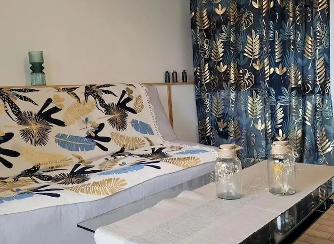 - - 100m Des Plages Apartman *