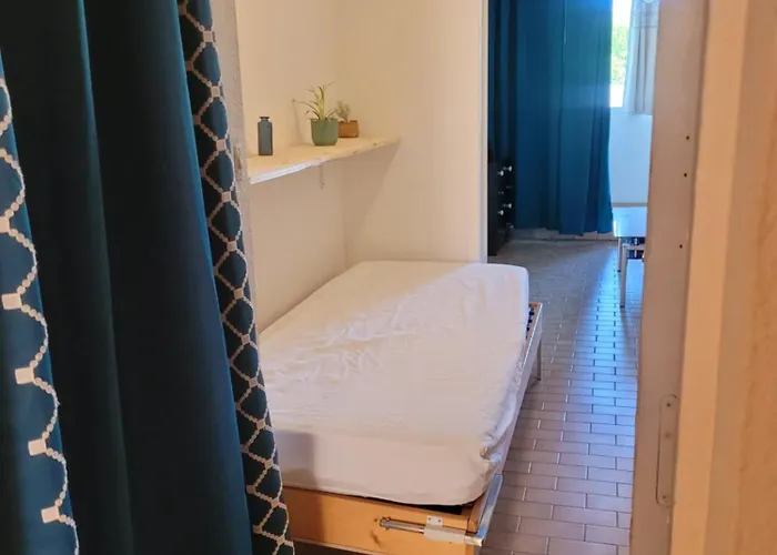 - - 100m Des Plages * Sète